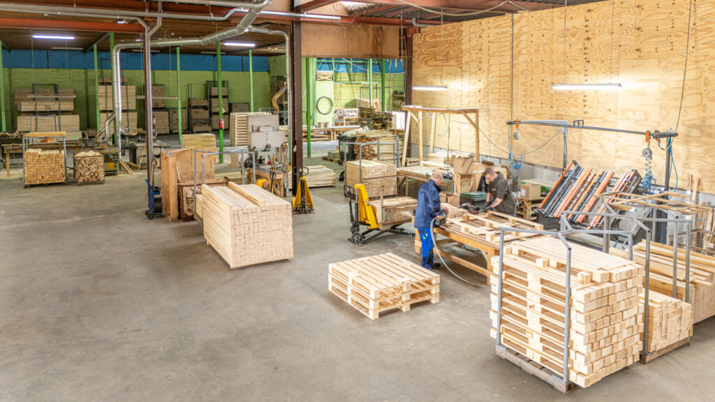 Bent u op zoek naar houten pallets op maat die perfect aansluiten bij uw logistieke processen? Dan bent u bij Tillwood aan het juiste adres.